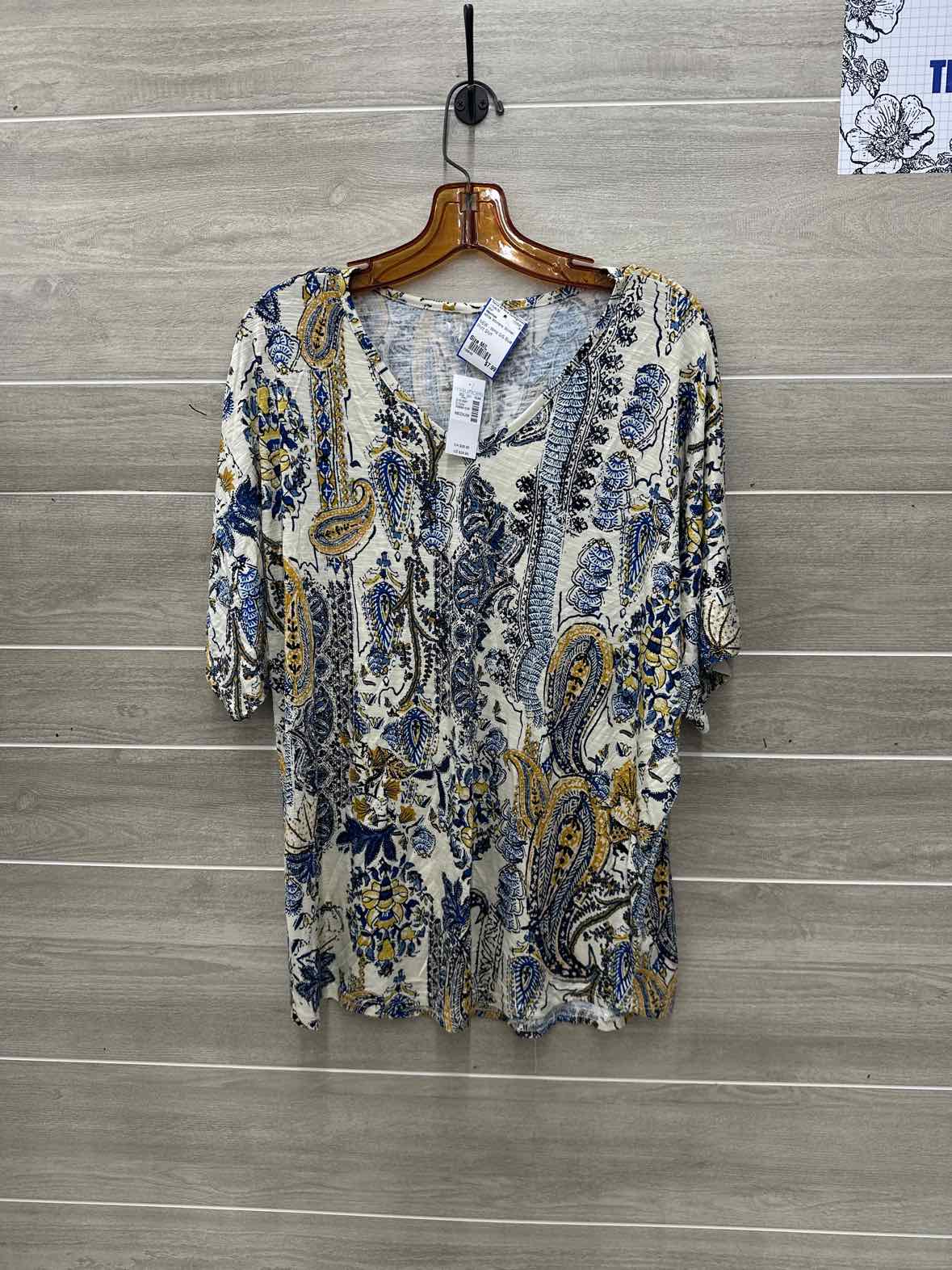 Maurices Size M/L White Womens Shirt