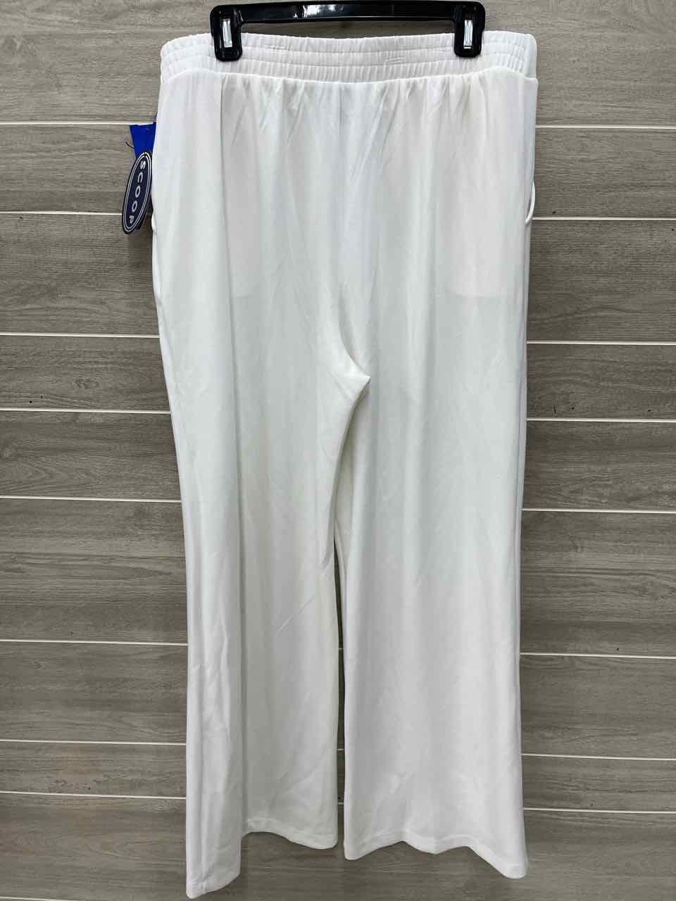 Scoop Size 16/18 Cream Plus Pants