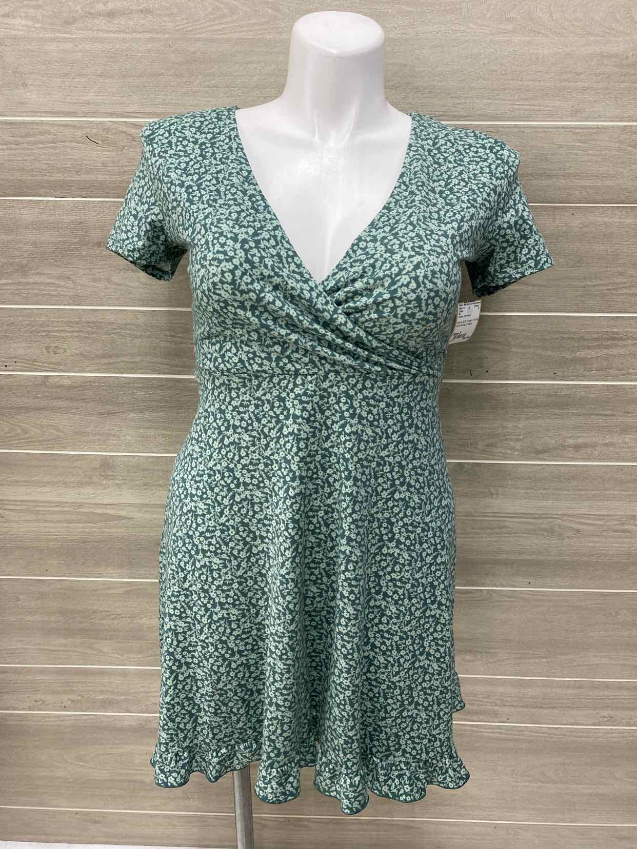 So Green Womens Size 8 Dress