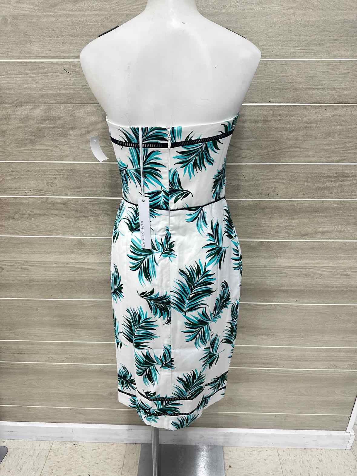 Adelyn Rae Size 4/6 White Womens Dress