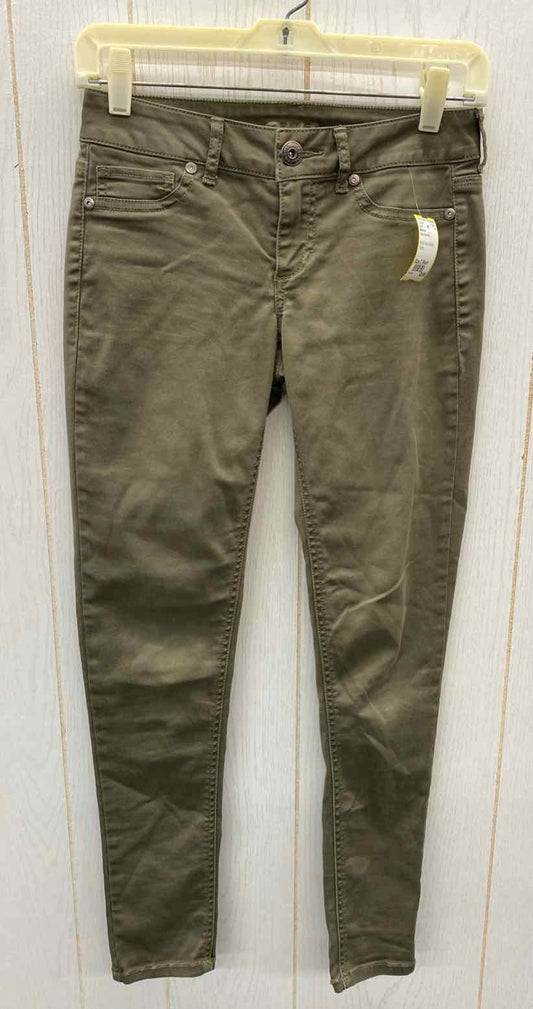 Maurices Olive Womens Size 2 Short Pants