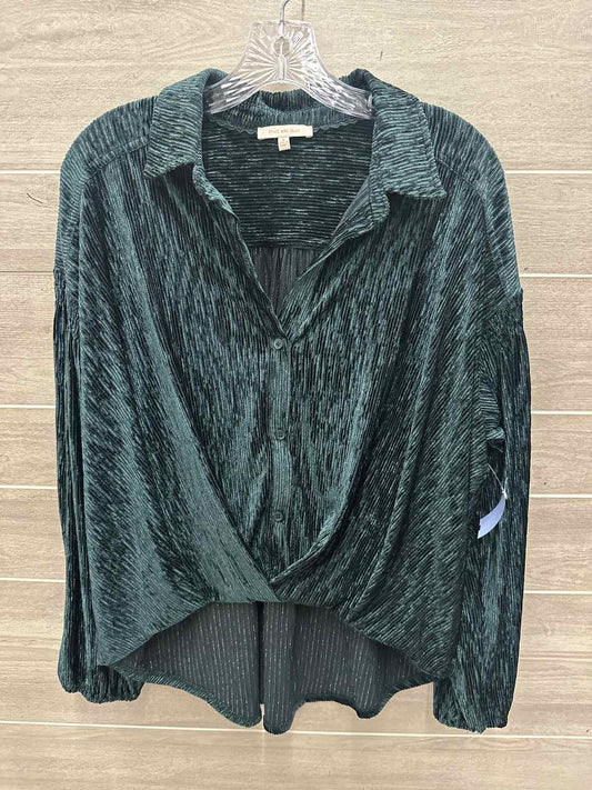 Skies are Blue Size S/M Green Womens Shirt