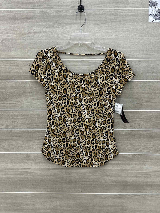No Boundaries Tan Junior Size M Shirt