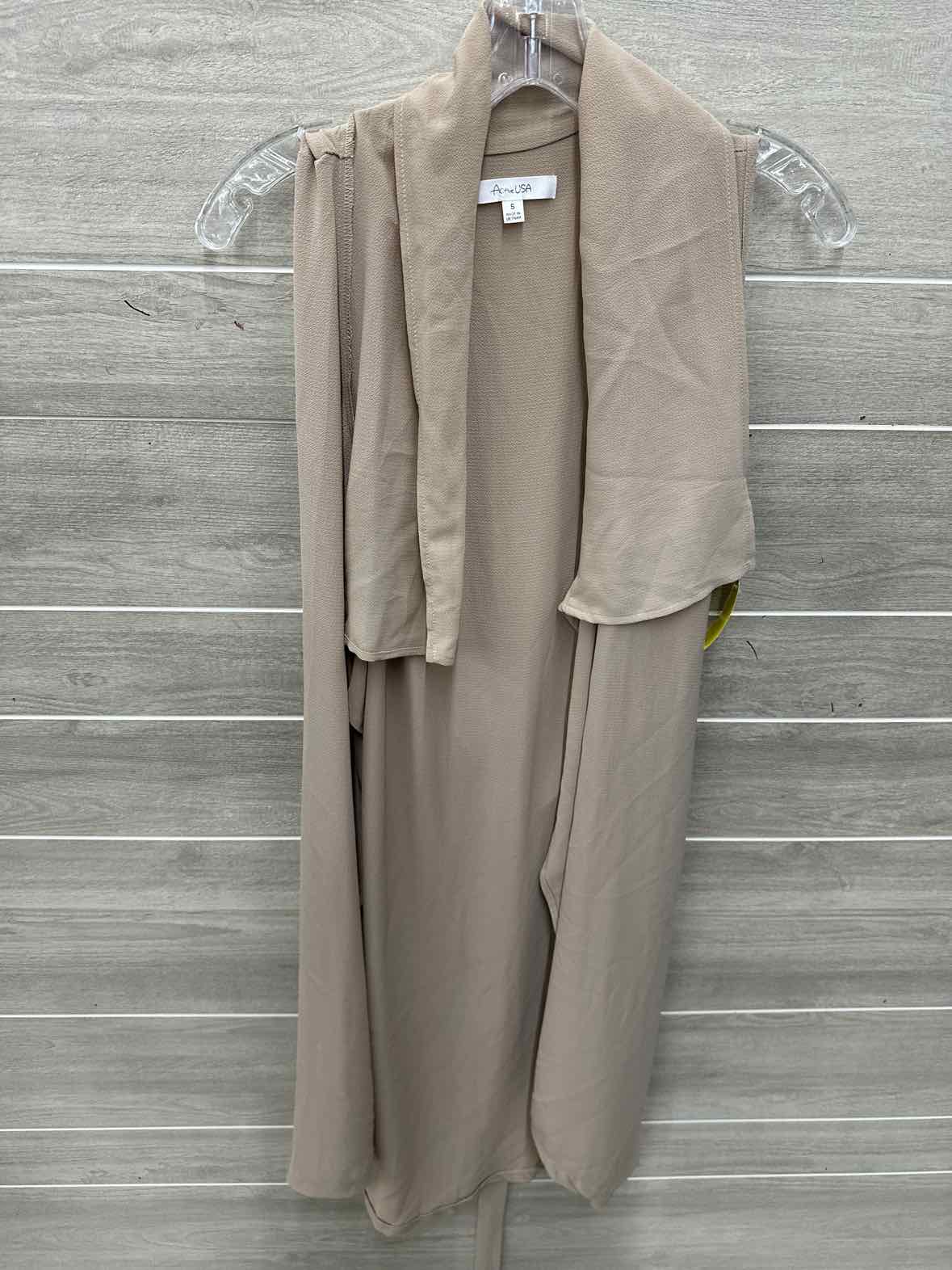 Active USA Size S Tan Womens Vest