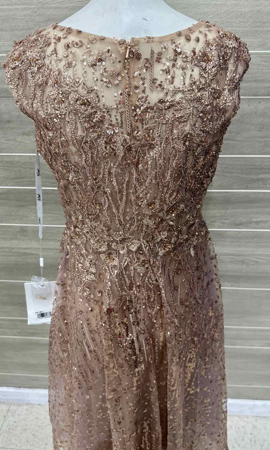 MAC DUGGAL Size 6 Gold Womens Gown/Evening Wear