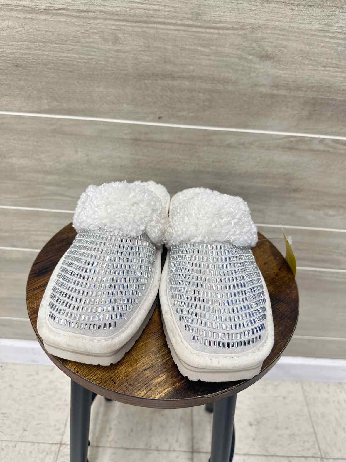 Ariat US Shoe Size 6 Silver Womens Slippers