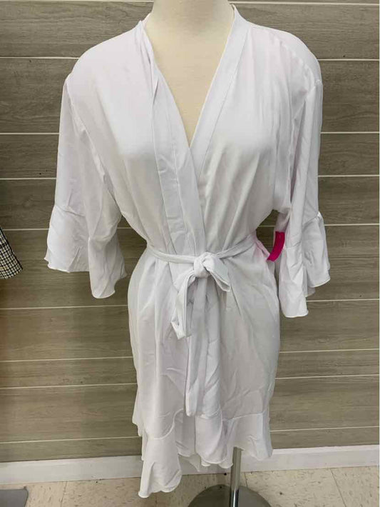 White Womens Size S/M Robe