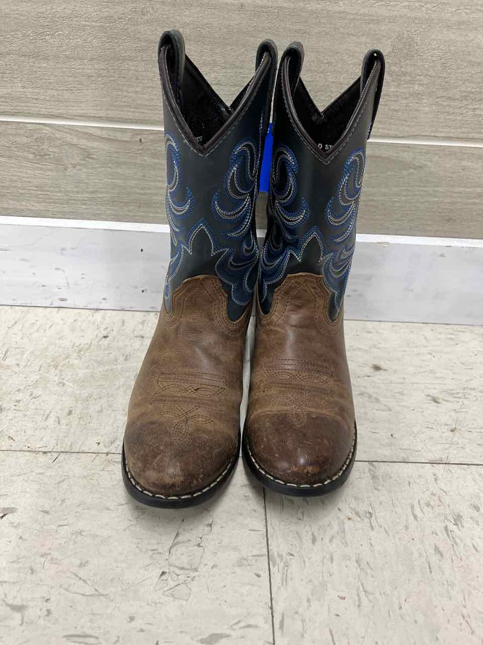Boys Size 2 Shoes/Boots