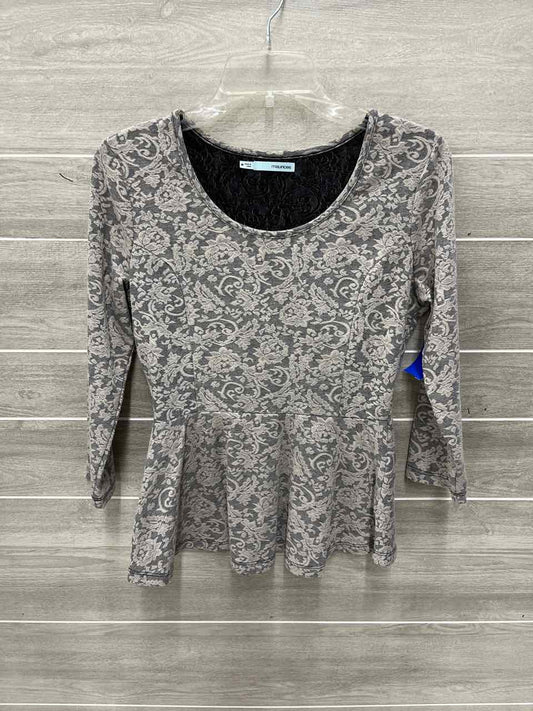 Maurices Size M Gray Womens Shirt