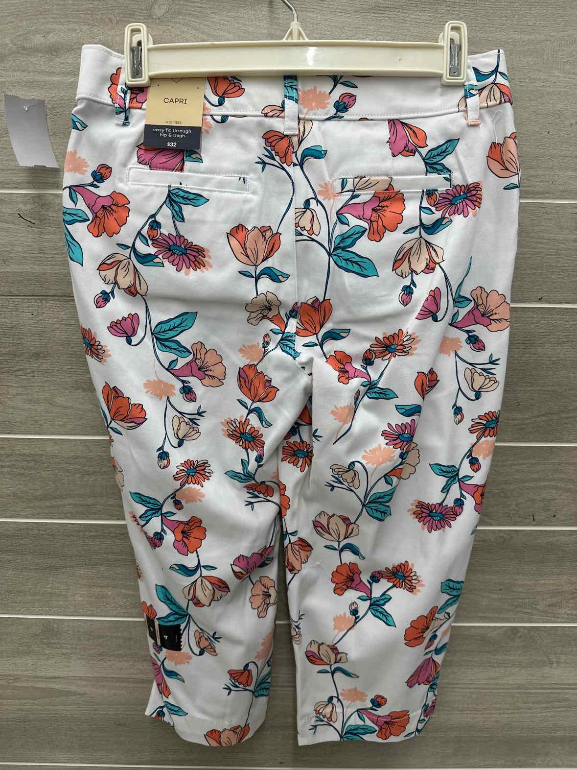 SJB Size 4 White Womens Pants