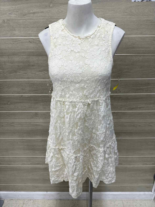 Speechless Size 4 Cream Womens Dress