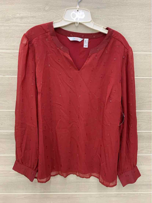D & Co Burgundy Womens Size M/L Shirt