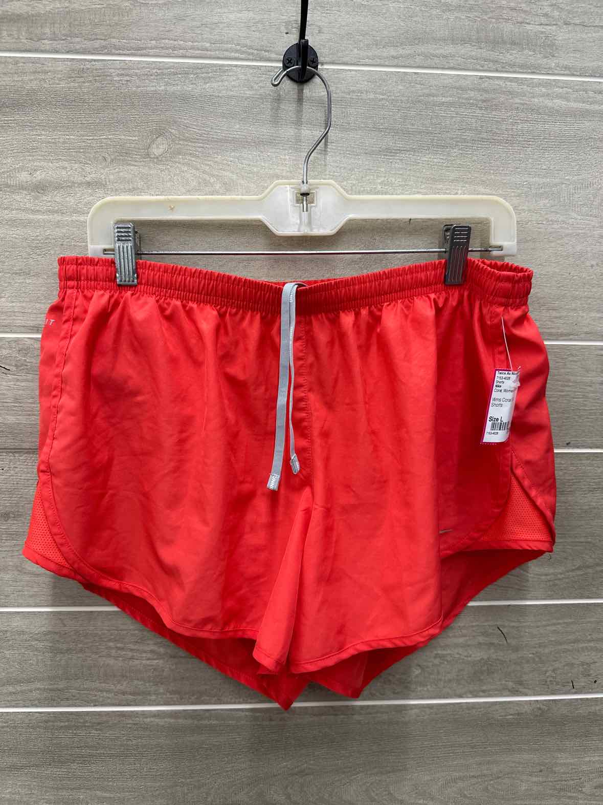 Nike Size L Coral Womens Shorts