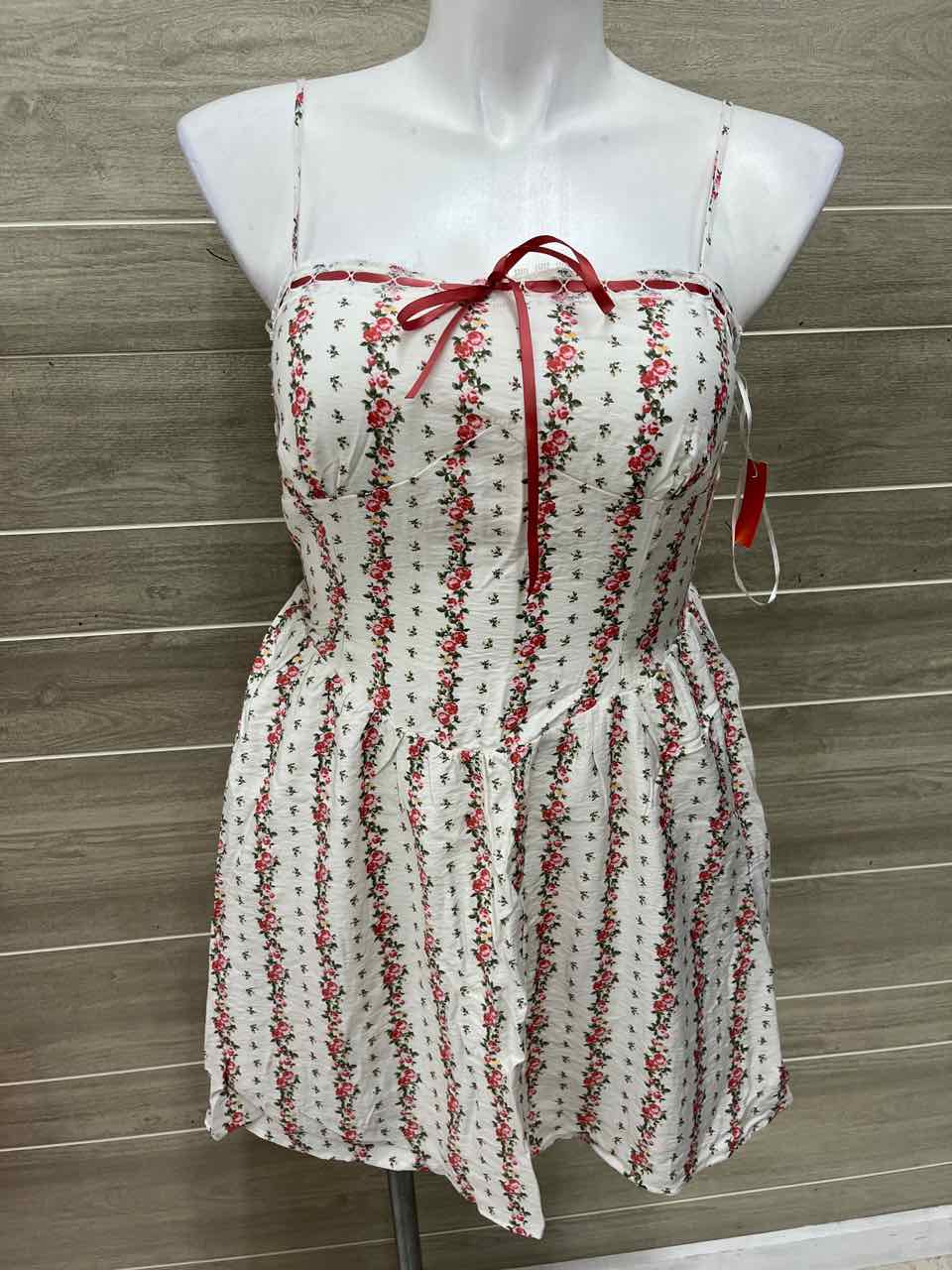 Sienna Sky Size 8/10 White Womens Dress