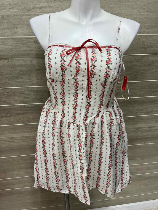 Sienna Sky Size 8/10 White Womens Dress