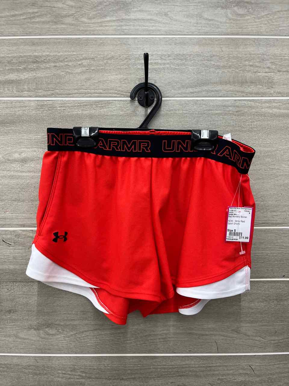 Under Armour Size S Red Womens Shorts