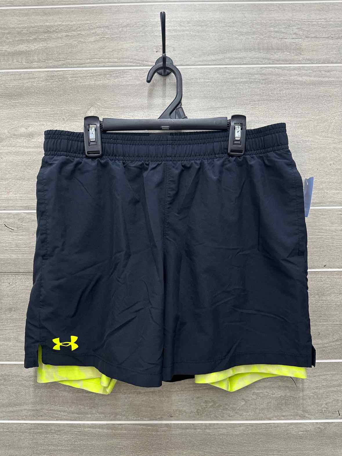 Under Armour Boys Size 14/16 Shorts
