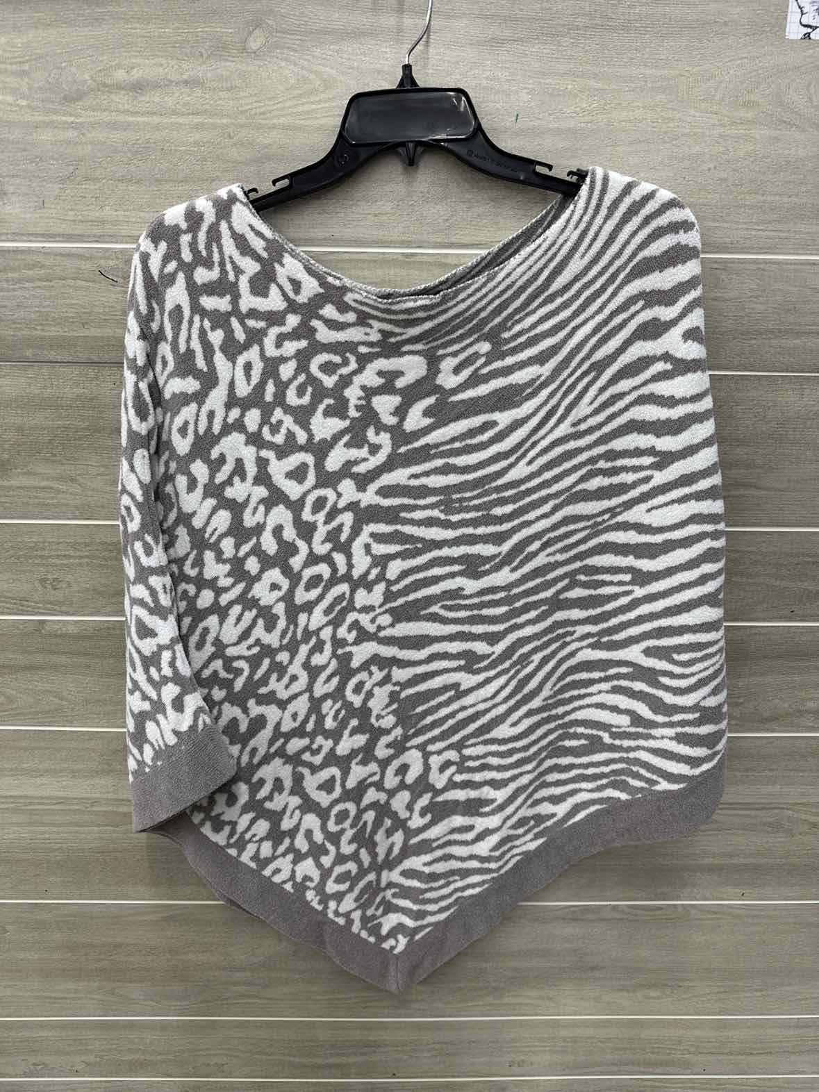 Barefoot Dreams Size One Size Gray Plus Sweater
