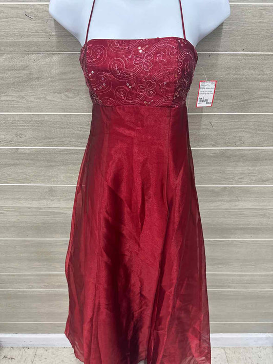 ZumZum Size 2 Burgundy Womens Gown/Evening Wear