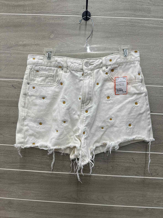 Size 8/10 Cream Womens Shorts