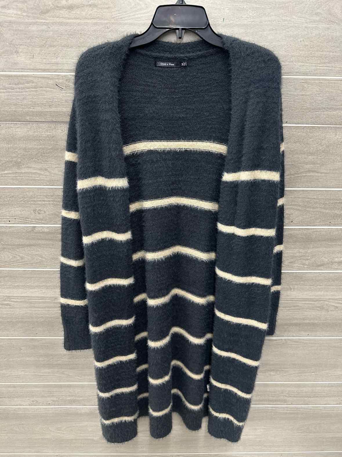 Doe & Rae Size M/L Gray Womens Sweater