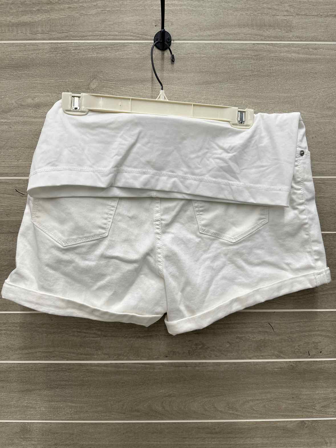Liz Lange Size XL White Maternity Shorts