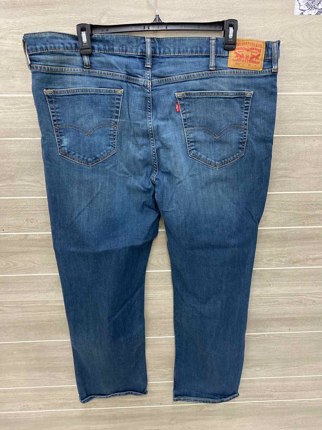 Levis Size 46/32 Mens Jeans