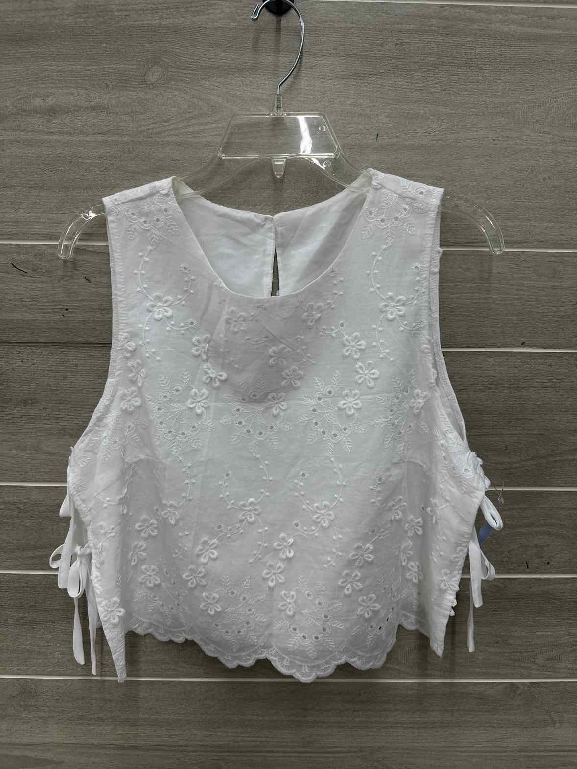 Size M White Junior Tank Top