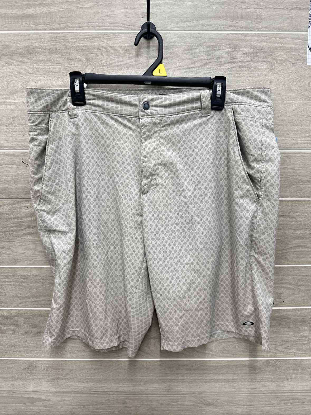 Oakley Size 36 Men Mens Shorts