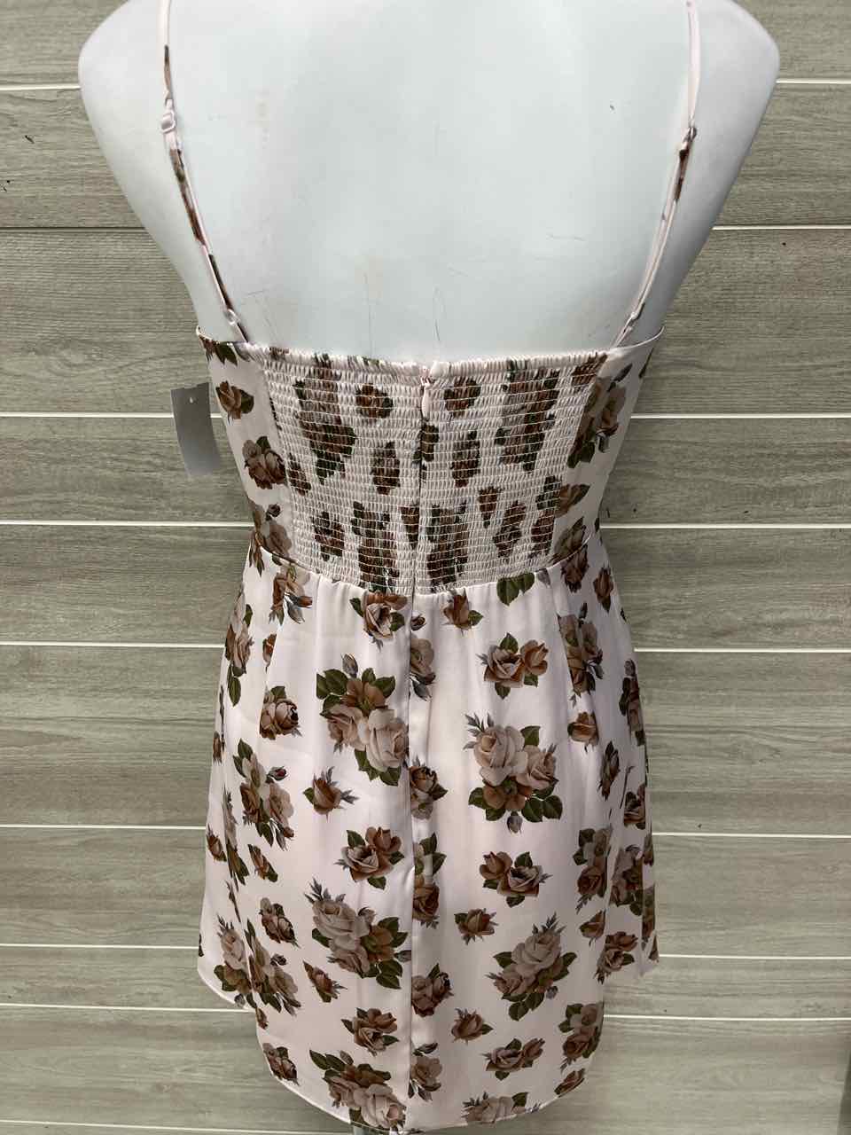 Sunday Best Size 4/6 Pink Womens Dress