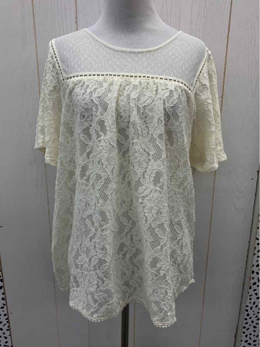 Maurices Cream Womens Size Small Shirt