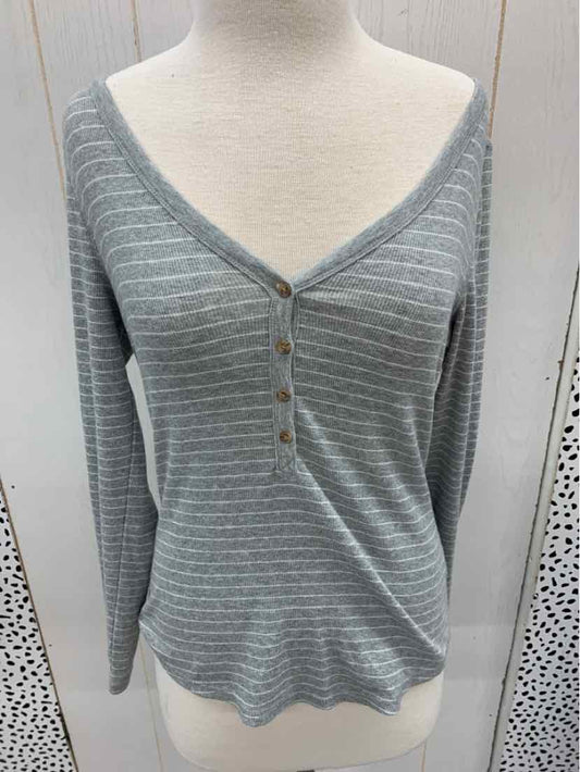 Old Navy Gray Junior Size Small Shirt