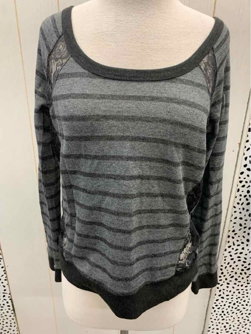 Maurices Gray Junior Size M Shirt