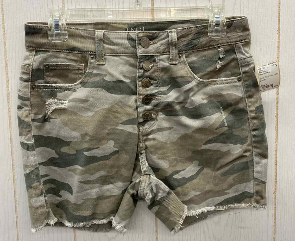 Time & Tru Olive Womens Size 4 Shorts